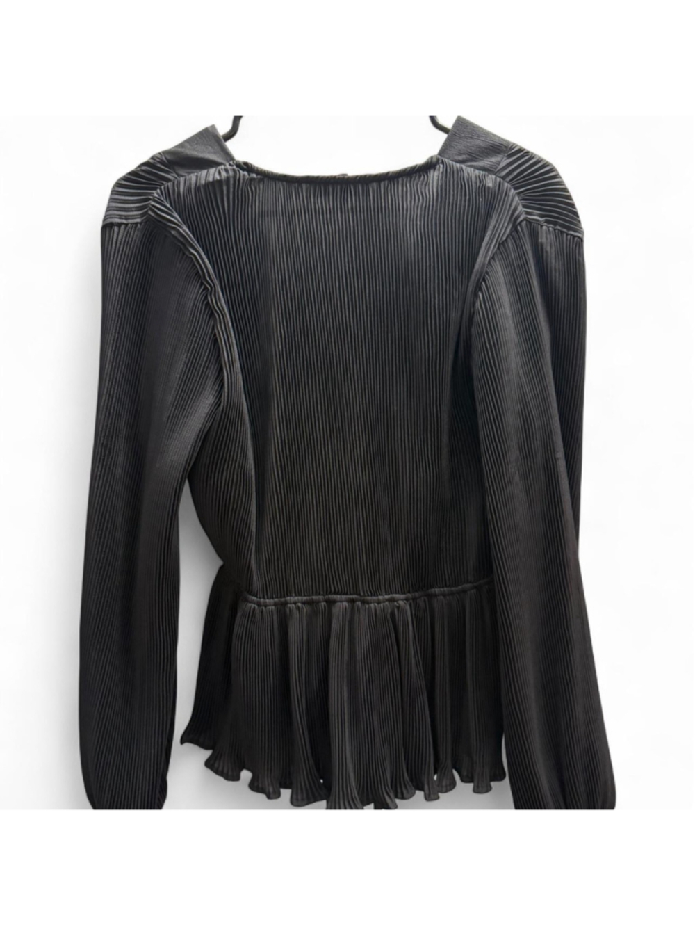 Lulus black pleated blouse with tie detail Size S (but stretchy and would also f - Picture 4 of 6